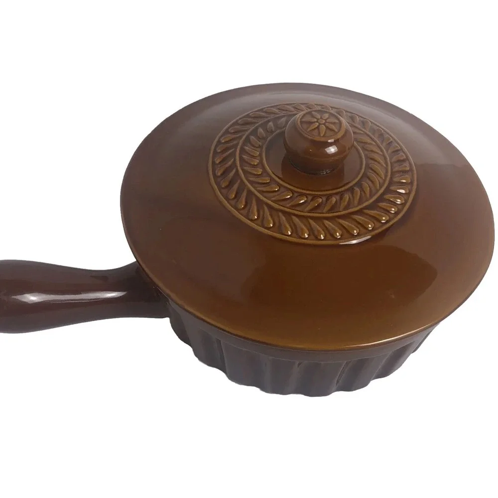 Savinio Designs Covered Casserole Dish Stoneware Handle Lid Brown Green 9